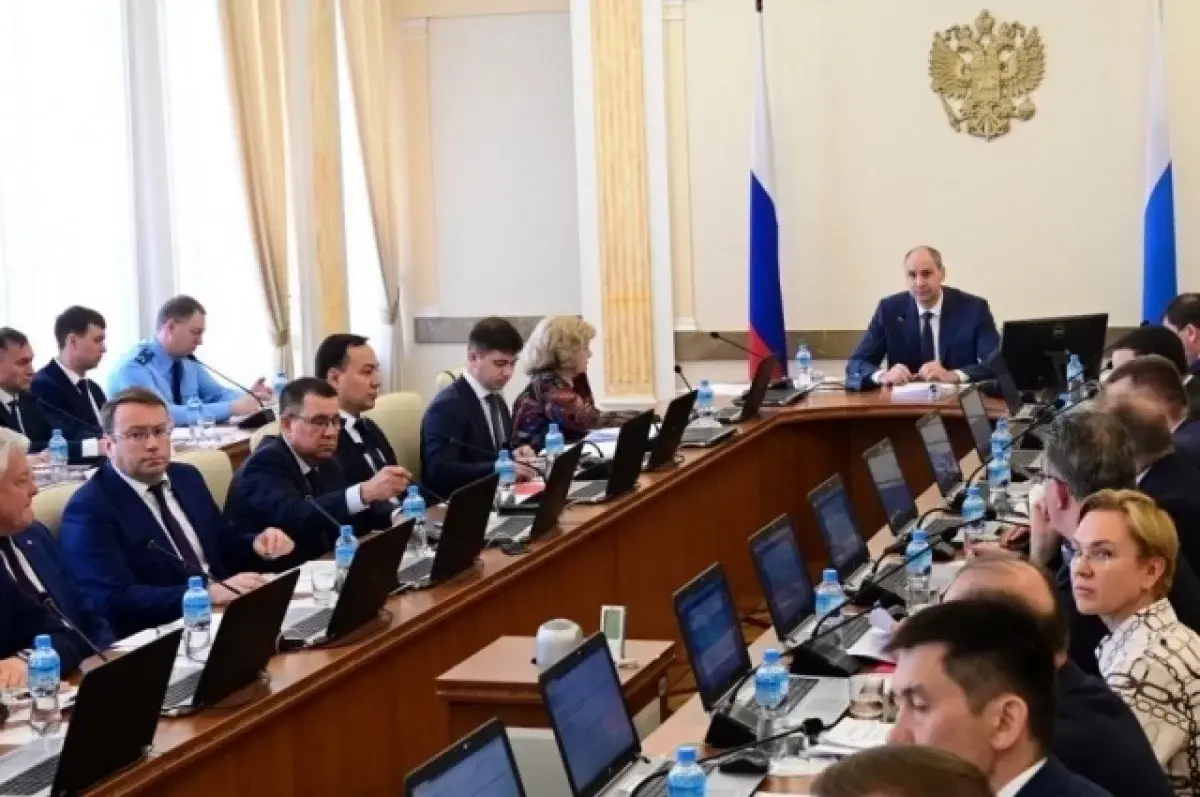 Денис Паслер и Минцифры Свердловской области обсудили цифровизацию поддержки СВО к 2030 году-0