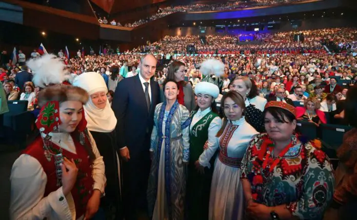 Денис Паслер и гости Международного женского форума в Екатеринбурге обсудили развитие-0