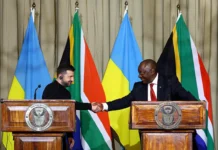 Дональд Трамп задался вопросом о визите Зеленского в ЮАР во время атак на Украину donald tramp zadalsya voprosom o vizite zelenskogo v yuar vo vremya atak na ukrainu-stanural-ru-174785126900-0