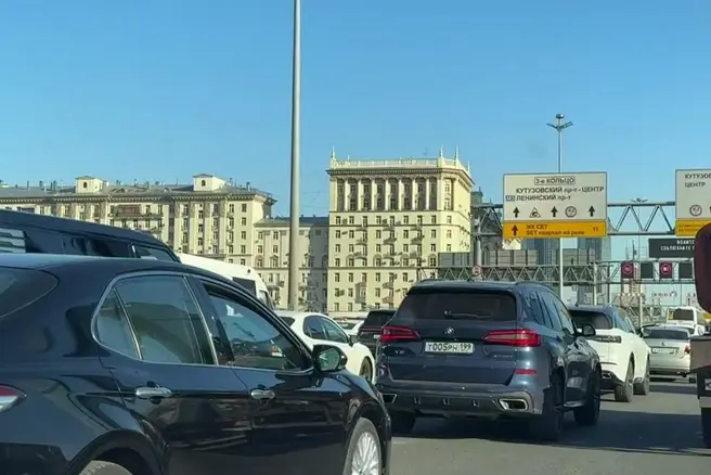 Километровые пробки сковали Москву | Источник: Мила Степанян / ТАСС