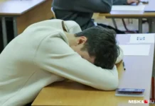 Екатерина Мизулина и Анзор Музаев поддерживают комфорт на ЕГЭ в школе № 1205 ekaterina mizulina i anzor muzaev podderzhivayut komfort na ege v shkole 1205-stanural-ru-174828388600-0