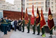 ekaterinburg pochtil pamyat geroev tyla artyoma zhogi i alekseya orlova u stely-stanural-ru-174643912300-0