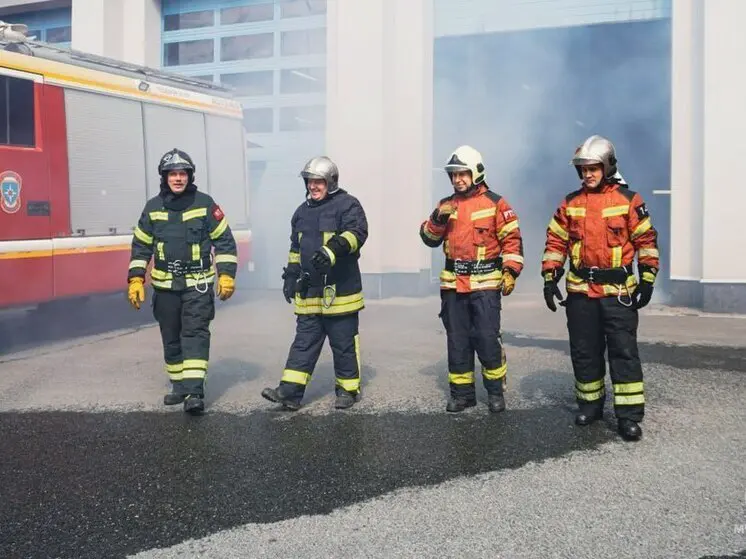 В Екатеринбурге на пенсию ушли четверо пожарных с общей выслугой 100 лет