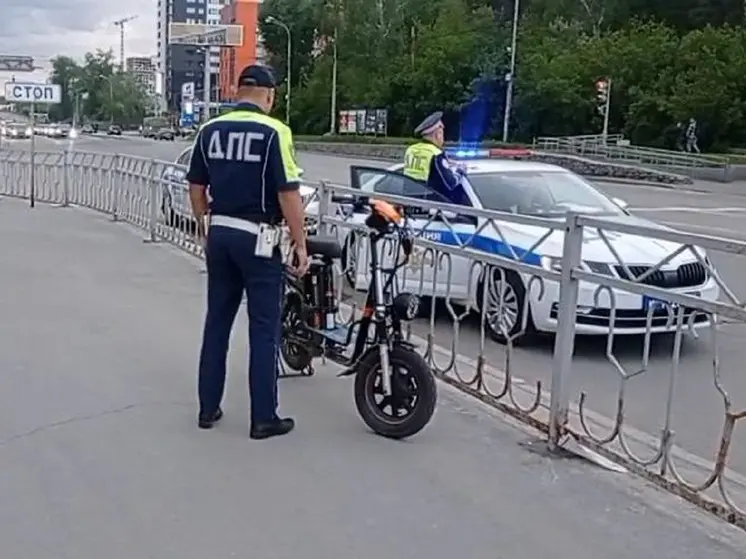 Электровелосипед сбил четырехлетнего ребенка на тротуаре в Екатеринбурге