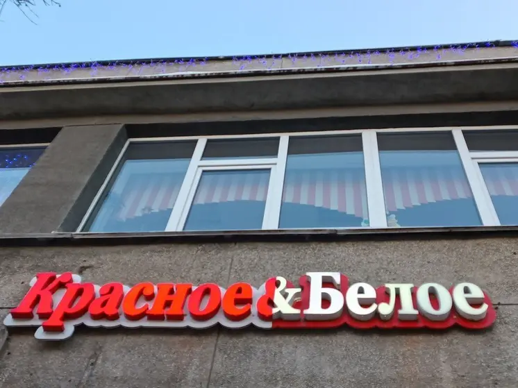 Мужчина несколько раз ударил ножом другого в магазине в Екатеринбурге