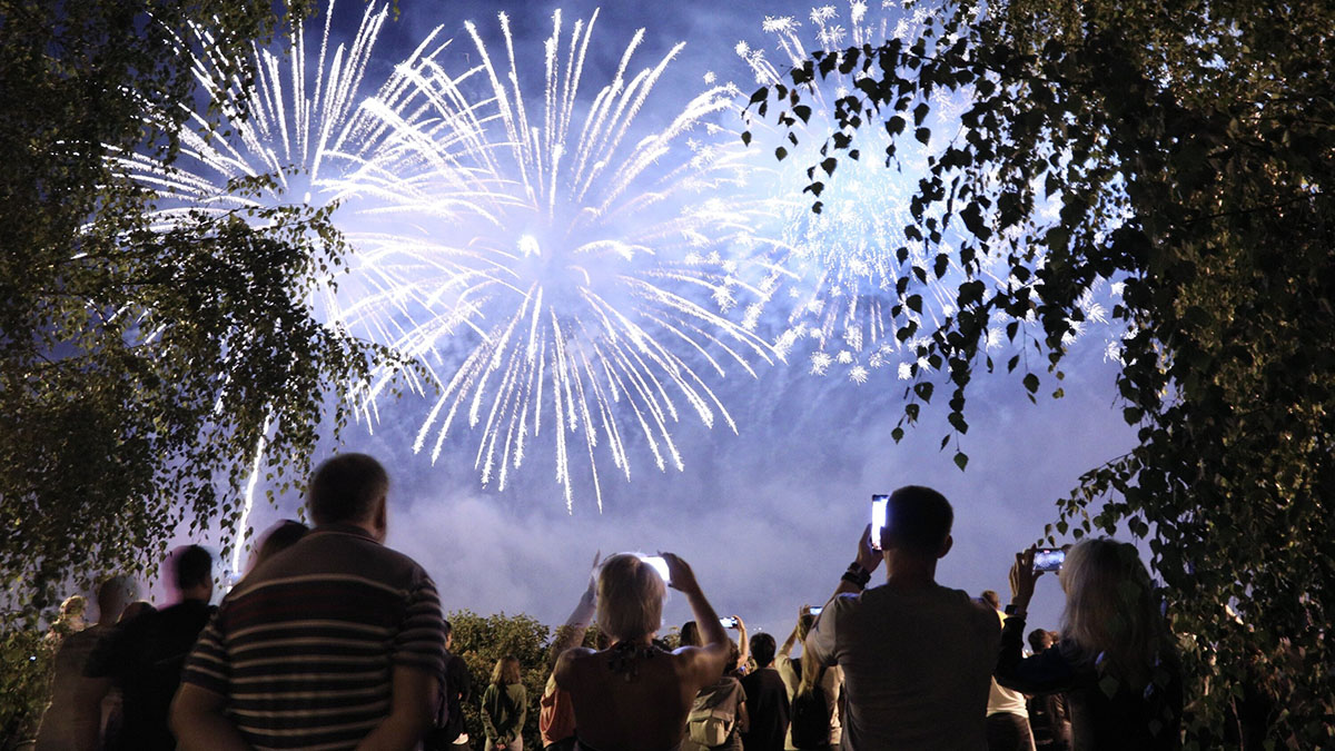 Где посмотреть салют в День Победы в Москве