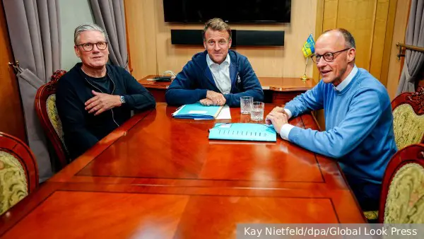 Захарова призвала отобрать у европейских лидеров «ложечку» и «салфетку»