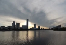 mchs rossii prizyvaet zhitelej sverdlovskoj oblasti k ostorozhnosti v nepogodu-stanural-ru-174792690900-0