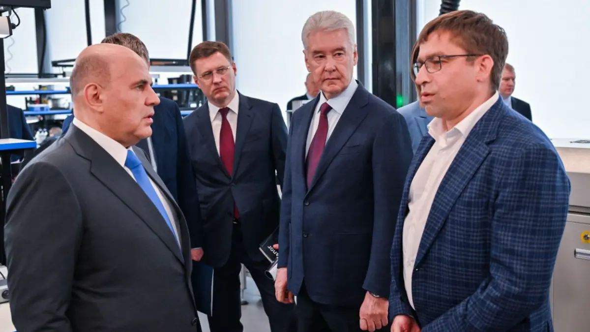 Михаил Мишустин и Сергей Собянин осмотрели работу кластера «Ломоносов»