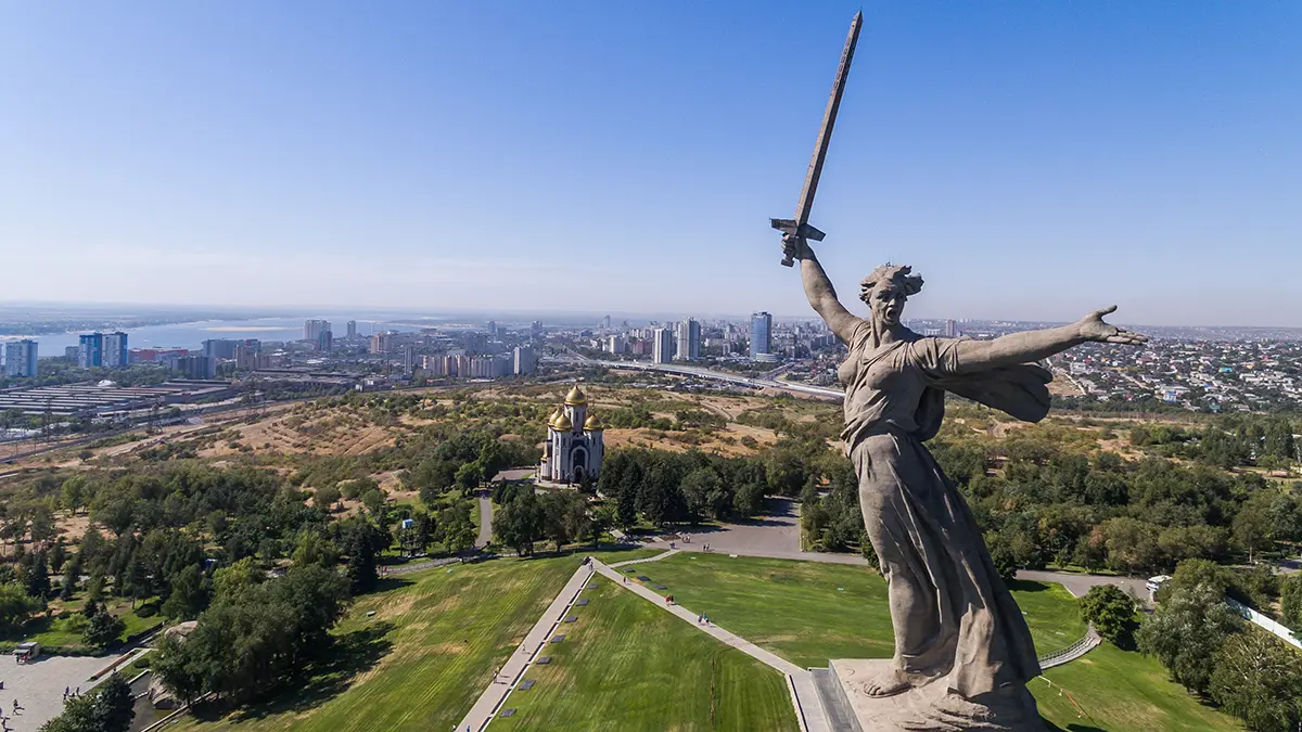 «112»: В голове монумента «Родина-мать» умер ректор московской академии