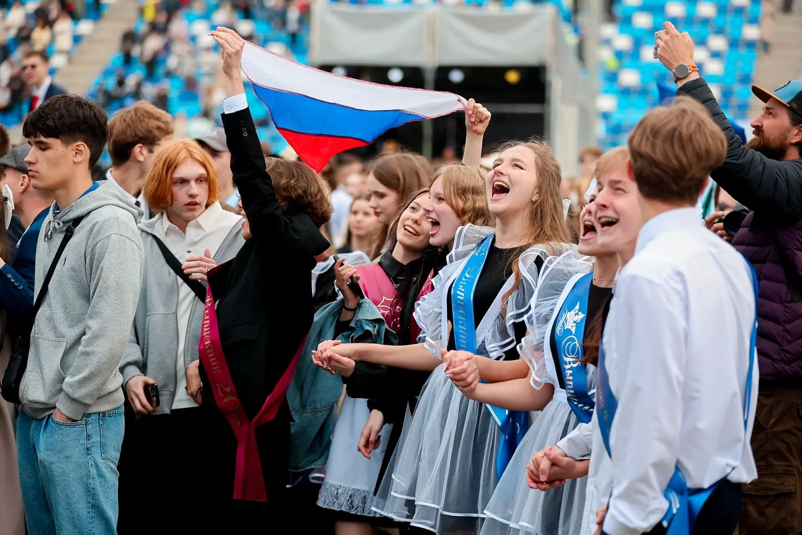 Олег Кожемяко и Нэнси Сидоров вдохновляют на празднике выпускников во Владивостоке-0