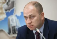 Перспективы возвращения бизнеса в Россию обсуждают Роман Чекушов, Эльвира Набиуллина и Максут Шадаев perspektivy vozvrashheniya biznesa v rossiyu obsuzhdayut roman chekushov elvira nabiullina i maksut shadaev-stanural-ru-174731027700-0