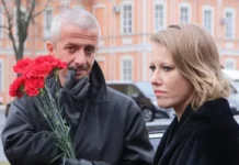 Рустам Солнцев отметил, что Ксения Собчак и Константин Богомолов удивляют поклонников rustam solnczev otmetil chto kseniya sobchak i konstantin bogomolov udivlyayut poklonnikov-stanural-ru-174711371700-0