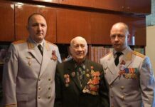 Сергей Ремезков и Павел Капустюк поздравили ветерана ВОВ от ГУ МВД Свердловской области sergej remezkov i pavel kapustyuk pozdravili veterana vov ot gu mvd sverdlovskoj oblasti-stanural-ru-174650262700-0