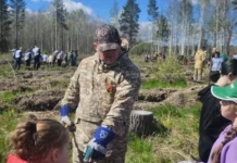 Шарташский лесопарк и Билимбаевское лесничество украсили Сады памяти shartashskij lesopark i bilimbaevskoe lesnichestvo ukrasili sady pamyati-stanural-ru-174749008000-0