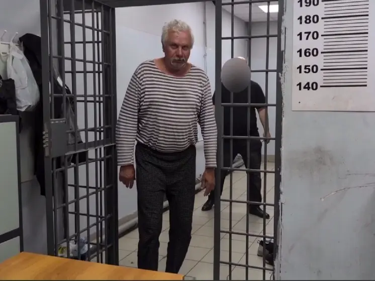 Под стражу заключили курганца, обвиняемого в приставаниях к детям