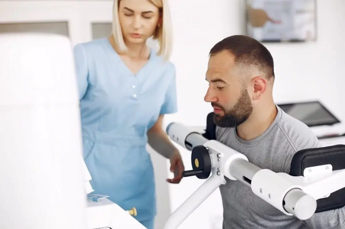 Свердловские ветераны СВО получают новые льготы от Соцфонда и поддержку-0