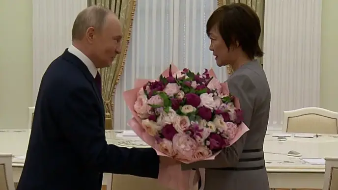 Правительство Японии отказалось комментировать встречу вдовы Абэ с Путиным