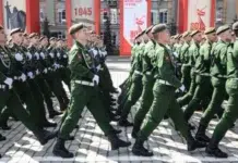 В Екатеринбурге прошла масштабная репетиция Парада Победы с участием легендарного Т-34 v ekaterinburge proshla masshtabnaya repeticziya parada pobedy s uchastiem legendarnogo t34-stanural-ru-174661385700-0