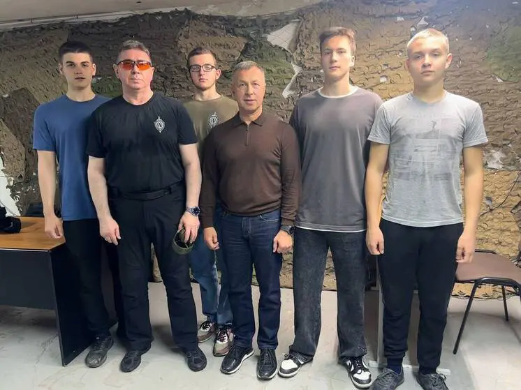 Турнир по стрельбе «Кубок Победы» с участием ветеранов и старшеклассников прошел в Екатеринбурге