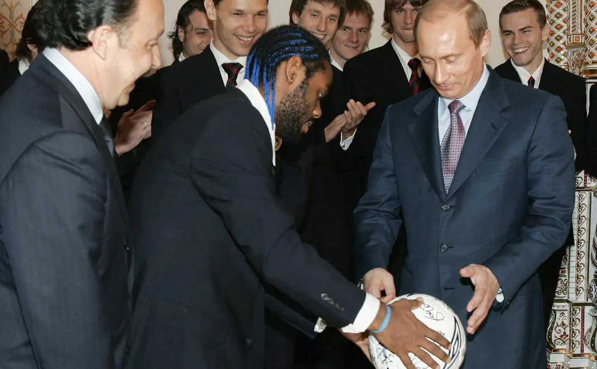 Владимир Путин и Вагнер Лав на приеме после победы ЦСКА в Кубке УЕФА (Алексей Панов / ТАСС)