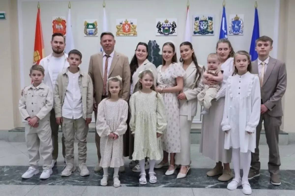 Владимир Путин поздравил Евгению Радионову с юбилеем в Сочи-0