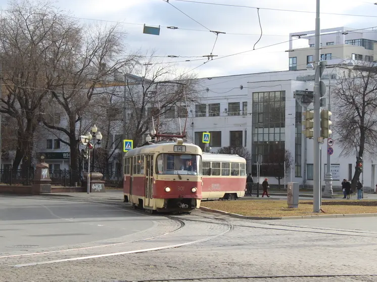 В Екатеринбурге изменено трамвайное движение из-за затопления путей