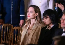 andzhelina dzholi provodit vremya s detmi zaharoj paksom i shajlo-stanural-ru-0