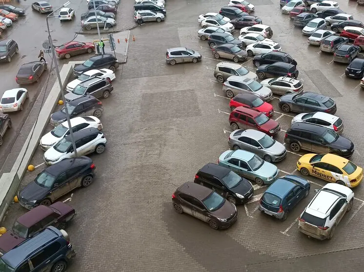 Пассажир машины погиб при наезде на водосточную трубу на свердловской трассе