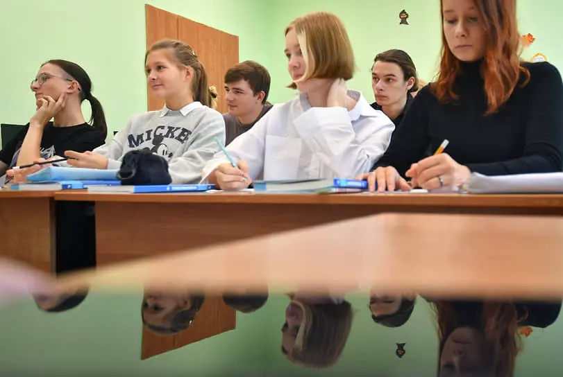 Исключение украинского языка из ФООП угрожает школам Запорожья и Херсона-0