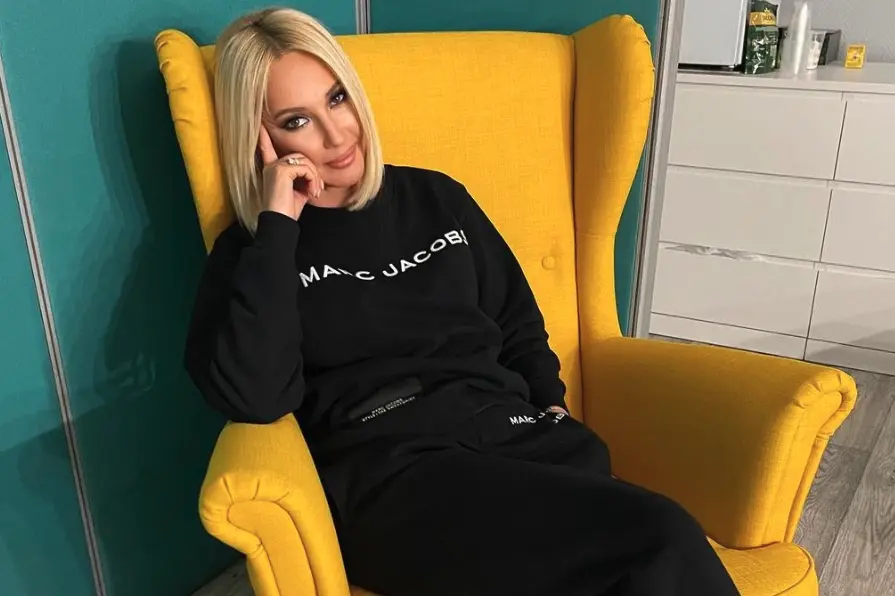 Находившаяся на грани развода Кудрявцева показала помолодевшего мужа с дочерью