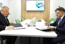 МегаФон и ММК запускают цифровой склад на ПМЭФ-2025 при участии Помбухчана и Шиляева megafon i mmk zapuskayut czifrovoj sklad na pmef2025 pri uchastii pombuhchana i shilyaeva-stanural-ru-0