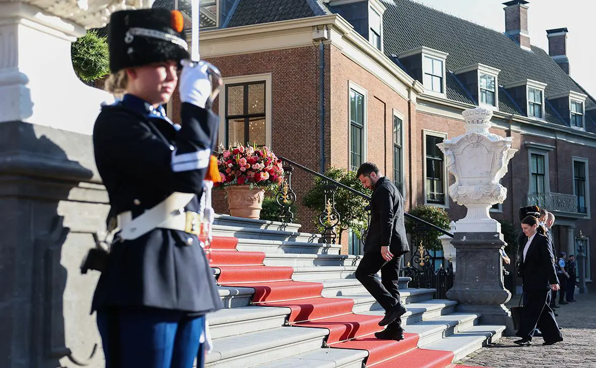 Владимир Зеленский (Toby Melville / Reuters)