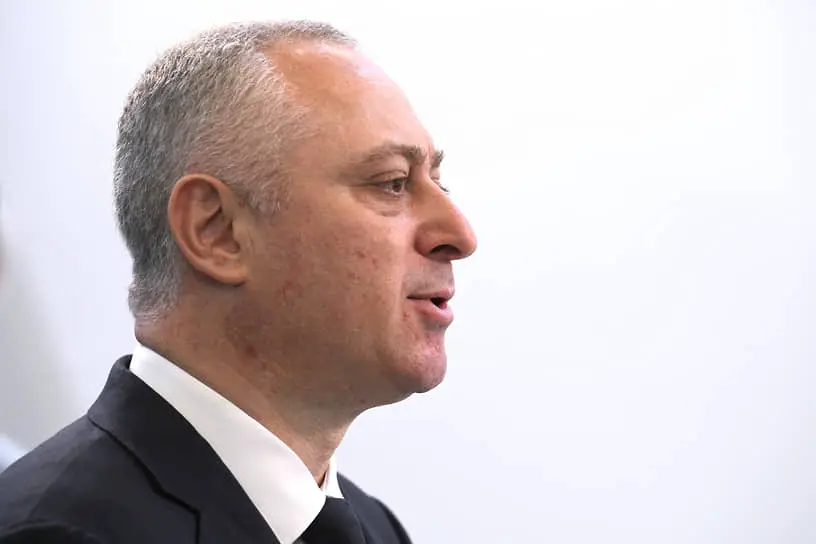 Бадра Гунба отмечает успехи программы развития Абхазии и России-0