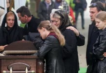 Дочь Романа Старовойта произнесла трогательную речь на прощании с отцом doch romana starovojta proiznesla trogatelnuyu rech na proshhanii s otczom-stanural-ru-0