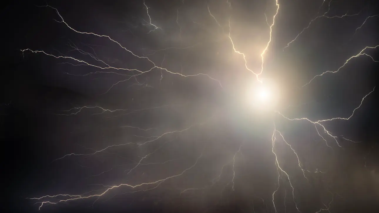 Существуют ли шаровые молнии