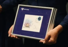 Почта России и Музейный комплекс отметили 50 лет «Союз-Аполлон» уникальной маркой pochta rossii i muzejnyj kompleks otmetili 50 let soyuzapollon unikalnoj markoj-stanural-ru-0