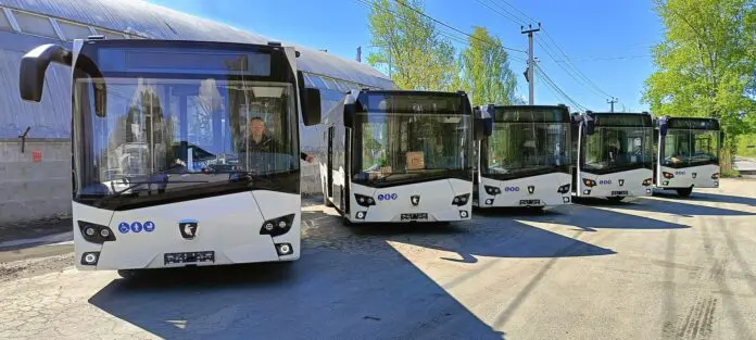 Вячеслав Тюменцев внедряет новый автопарк в Новоуральске с поддержкой Дениса Паслера-0