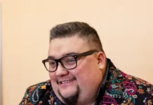 aleksandr pankrashov i leonid yakubovich delyatsya vpechatleniyami ot pole chudes-stanural-ru-0