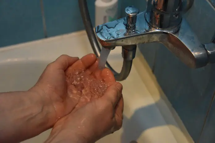 Денис Паслер запустил комплекс мер для решения проблемы водоснабжения Первоуральска-0