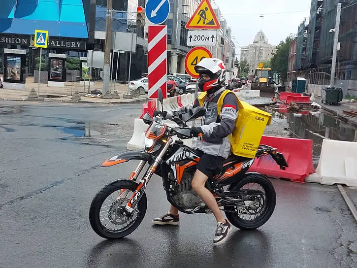 На дорогах общего пользования на питбайках делать нечего, считают в МВД России