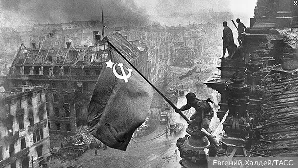 Историк объяснил важность вручения Звезды Героя потомкам лейтенанта Береста