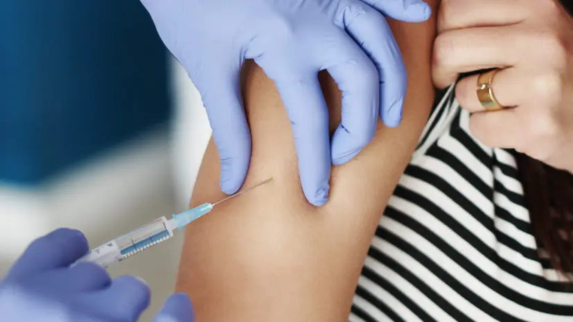 Врач Васильева объяснила, надо ли взрослым вакцинироваться от коклюша