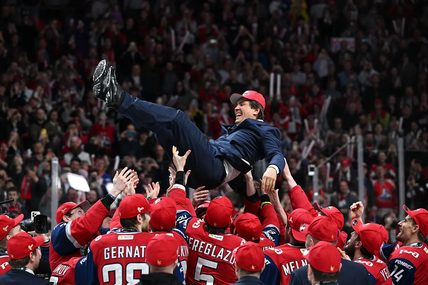 КХЛ установила рекорд, выплачивая щедрые суммы клубам, включая Локомотив-0