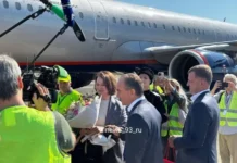 Наумов встретил рейс Аэрофлота Краснодар-Москва с историческим прилетом naumov vstretil rejs aeroflota krasnodarmoskva s istoricheskim priletom-stanural-ru-0