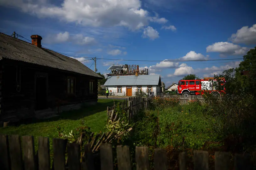 По сообщению МИД Польши, обломки дронов обнаружены в десяти населенных пунктах страны. Имеются незначительные разрушения. О пострадавших информации не поступало