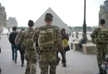 Андрей Картаполов и Госдума обсудили планы Макрона по Украине andrej kartapolov i gosduma obsudili plany makrona po ukraine-stanural-ru-0