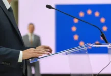 azarov schitaet chto evropa prevrashhaet ukrainu v voennyj lager-stanural-ru-0