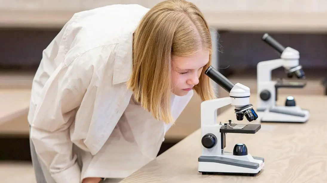 «Биокластер» на ВДНХ приглашает школьников на познавательные занятия