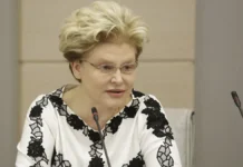 elena malysheva v zhit zdorovo delitsya zabavnymi sluchayami iz obshheniya s telezritelyami-stanural-ru-0